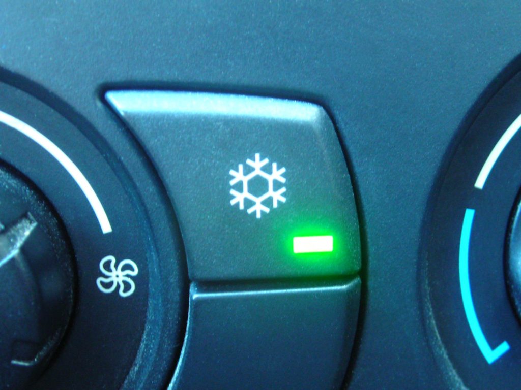 Klimatizace v autě – jak o ni pečovat!